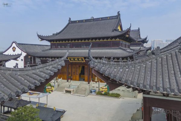 牛跟投 金沙湖边也藏着一座娘娘庙，规模还不小，可惜江湖上没有它的传说